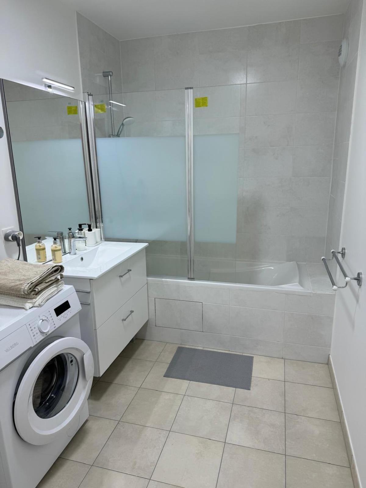 Residence Marceau Drancy Bagian luar foto